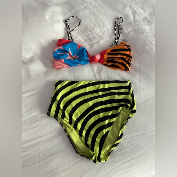 ITS NOW COOL SET - Picture 4 of 6